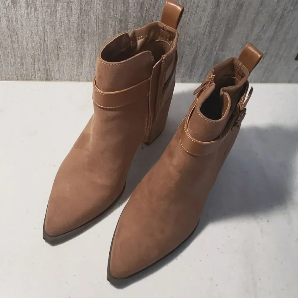 NWT SM New York Faux Suede Brown Ankle Boots Booties Sz 7 1/2